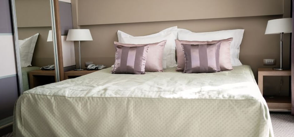 % What is the ideal bed frame for heavy people What is the ideal bed frame for heavy people?